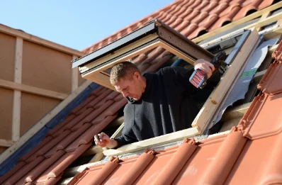 Pose de fenêtres de toit Velux à Schalbach